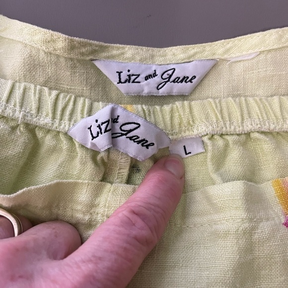 Liz and June Hand-Painted Linen Top & Pants Set – Size Large - Picture 9 of 16